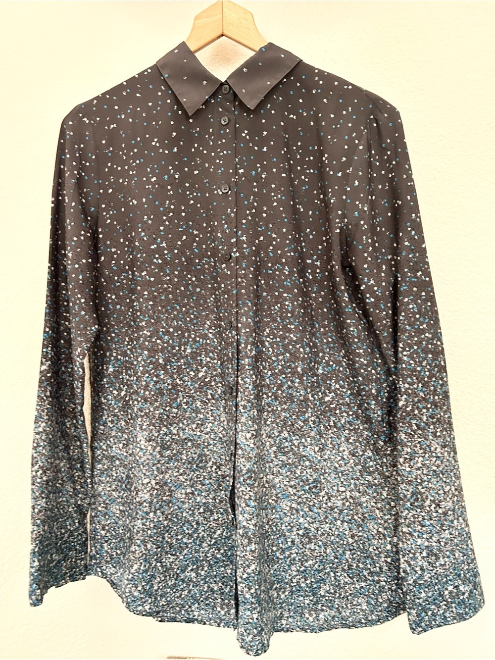 Banana Republic Ombre Speckle
Dotted Button-Down Blouse Size Medium Medium - Picture 2 of 7